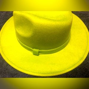 Green ladies hat